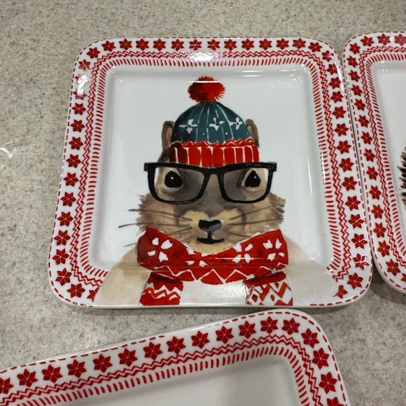 Ciroa woodland creatures celebrate winter set of 4 desert/appetizer plates 6x6 - Picture 3 of 10
